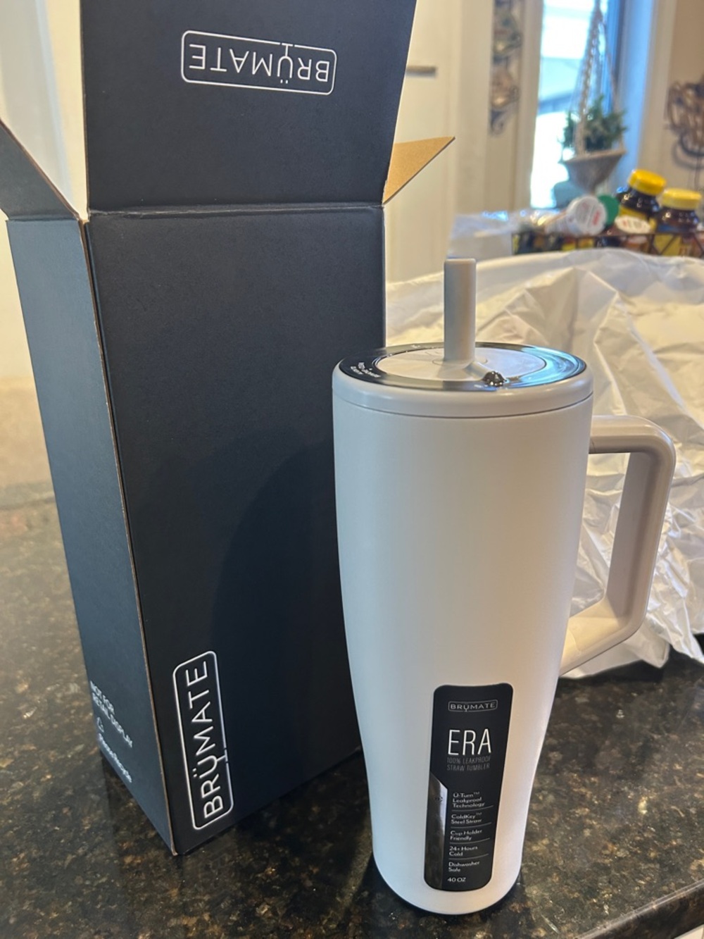 BrüMate ERA 20 oz Travel Mug with Handle - egg shell  , Brand New